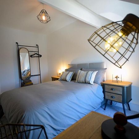 Heritage Holiday Accommodation Pembroke Dock Buitenkant foto