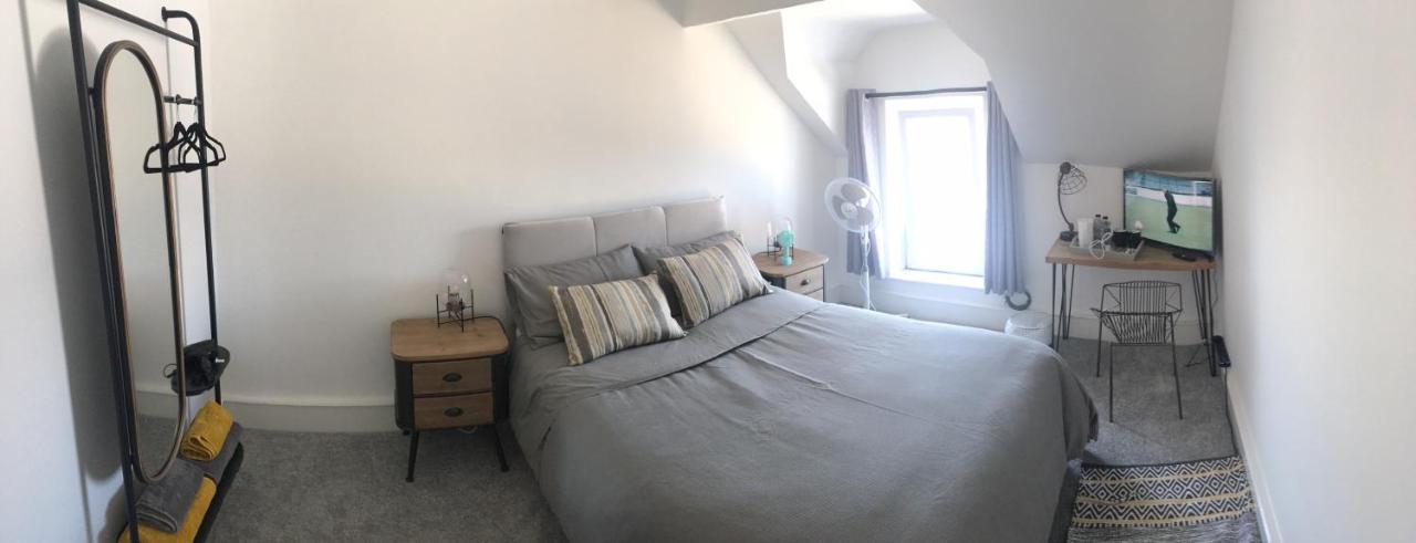 Heritage Holiday Accommodation Pembroke Dock Buitenkant foto