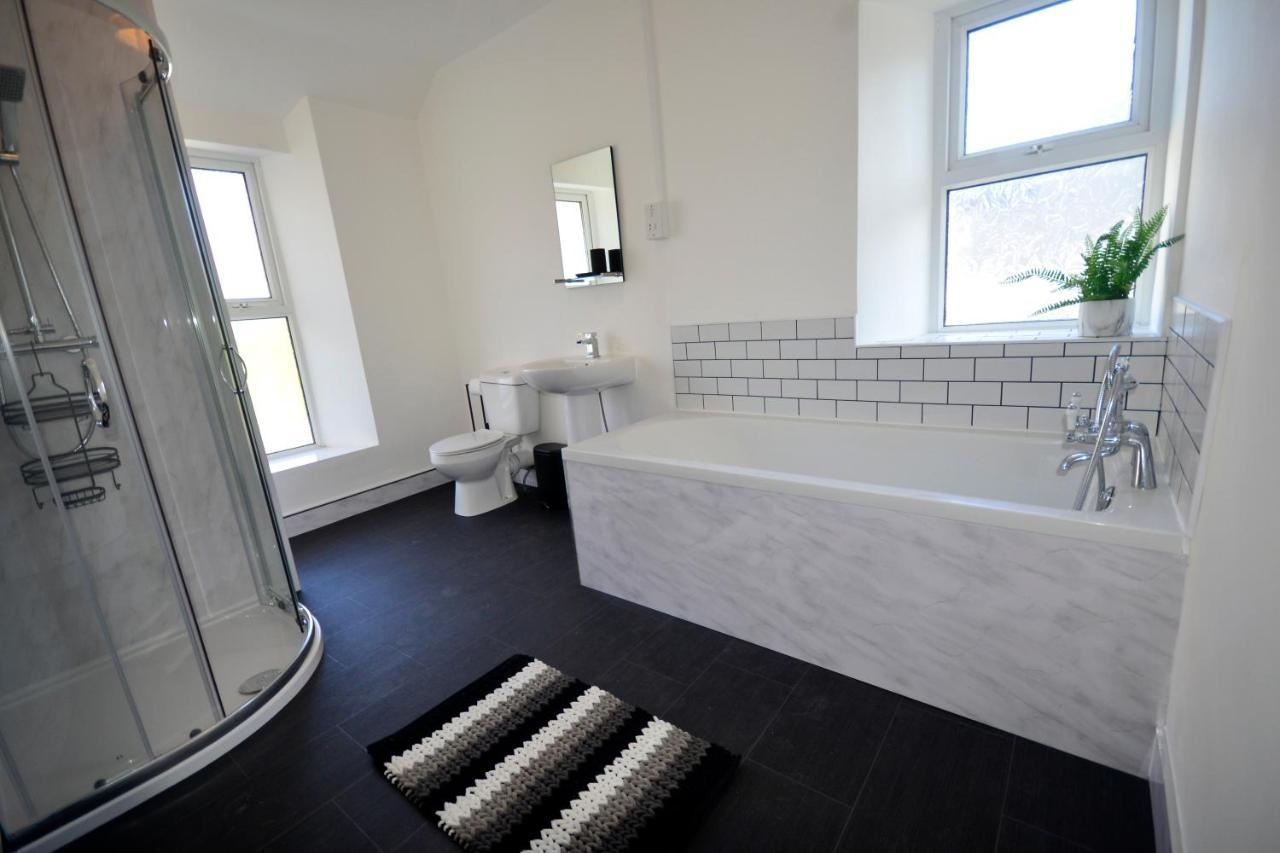 Heritage Holiday Accommodation Pembroke Dock Buitenkant foto